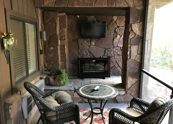 Lodge Oak Creek Terrace